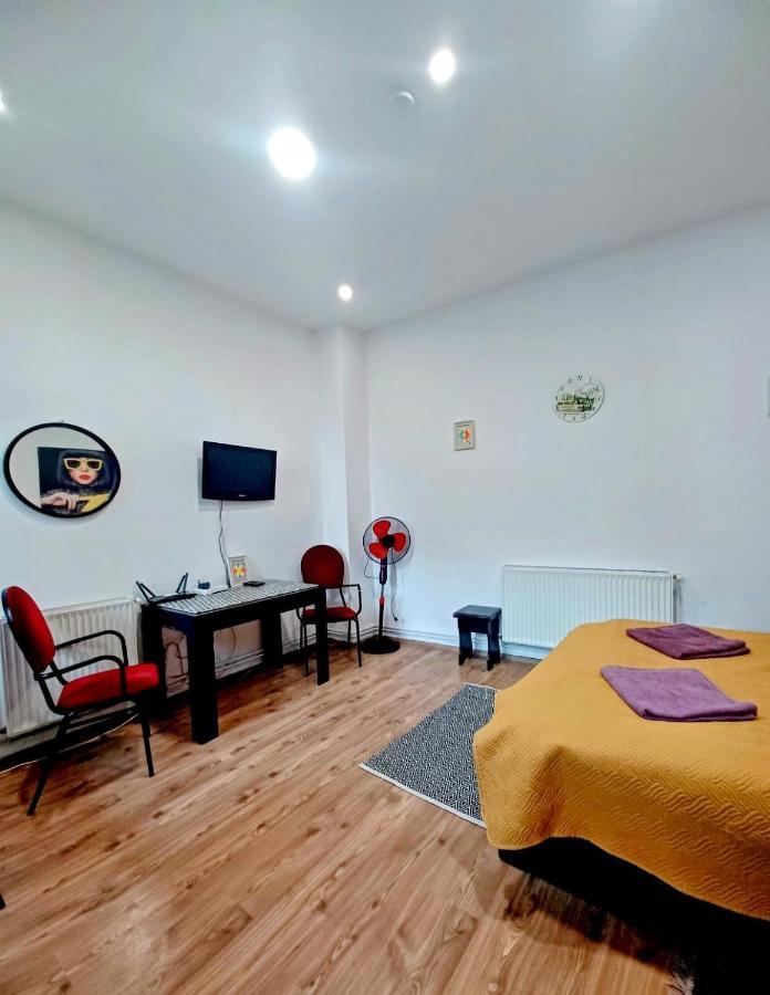 Brasov Central Studio Esterno foto