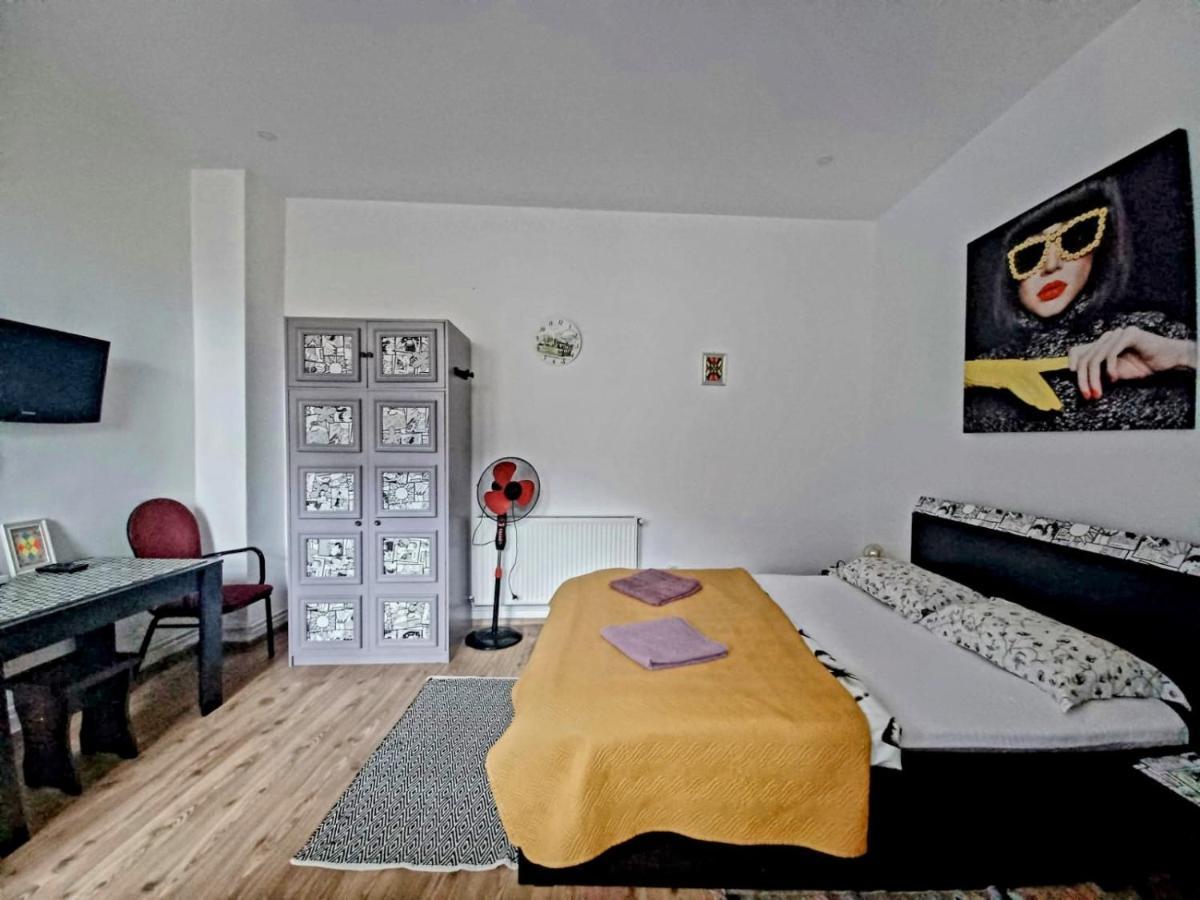Brasov Central Studio Esterno foto